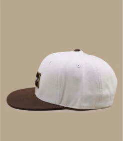 Badge Logo Snapback Beige 12 Badge Logo Snapback Beige -Monde Chapeau badge logo snapback beige 4