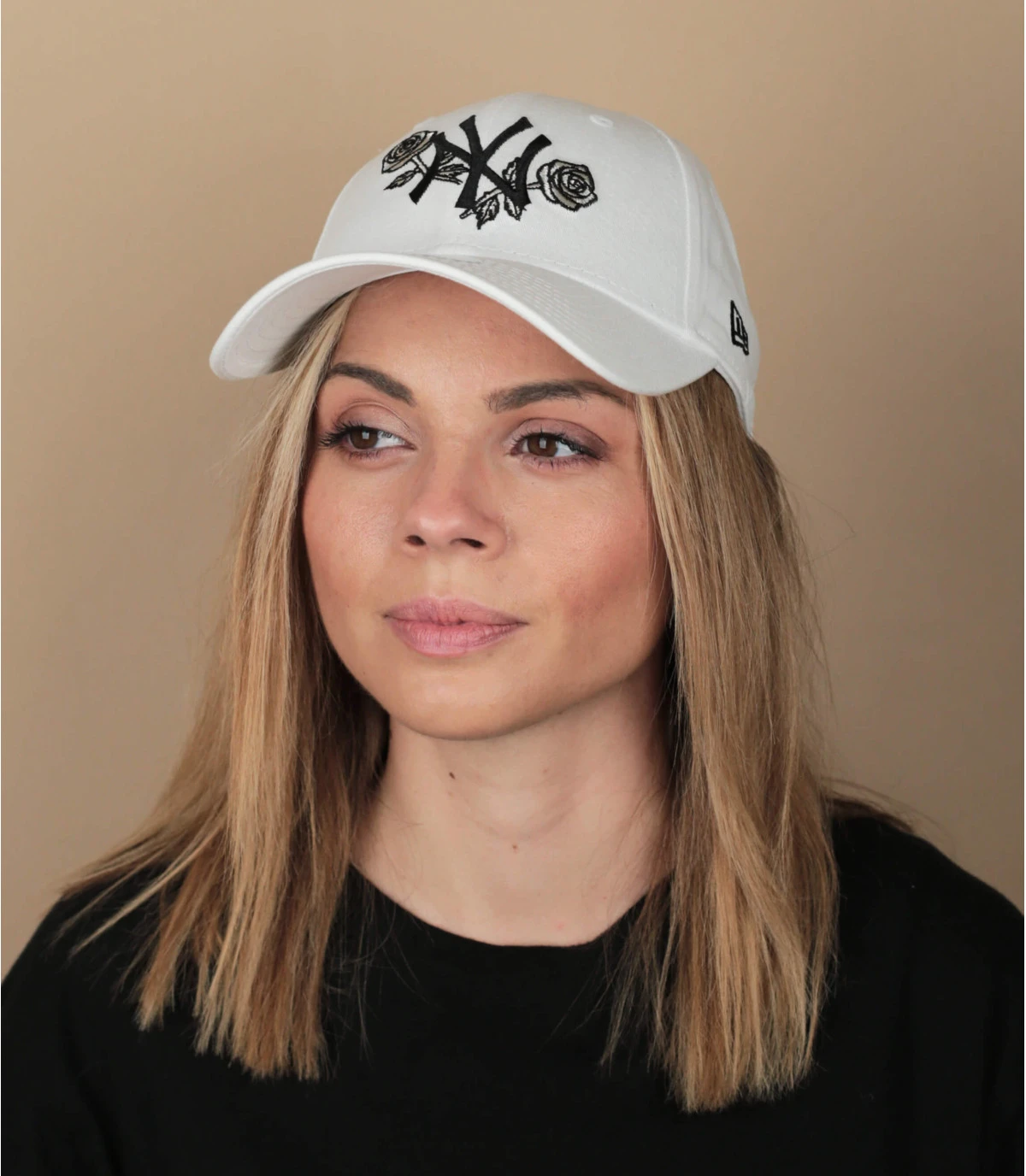 NEW ERA Casquette Wmn Floral Metallic 940 NY White 3 NEW ERA Casquette Wmn Floral Metallic 940 NY White