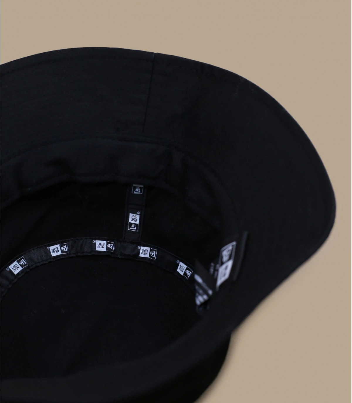 NEW ERA Essential Tapered Bucket Black 5 NEW ERA Essential Tapered Bucket Black – Image 3