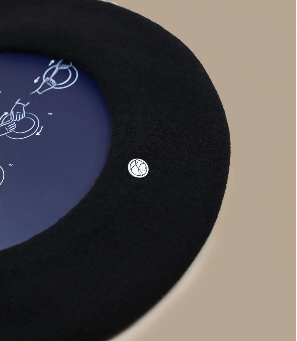 L'authentique Beret Basque Noir 5 L'authentique Beret Basque Noir – Image 3