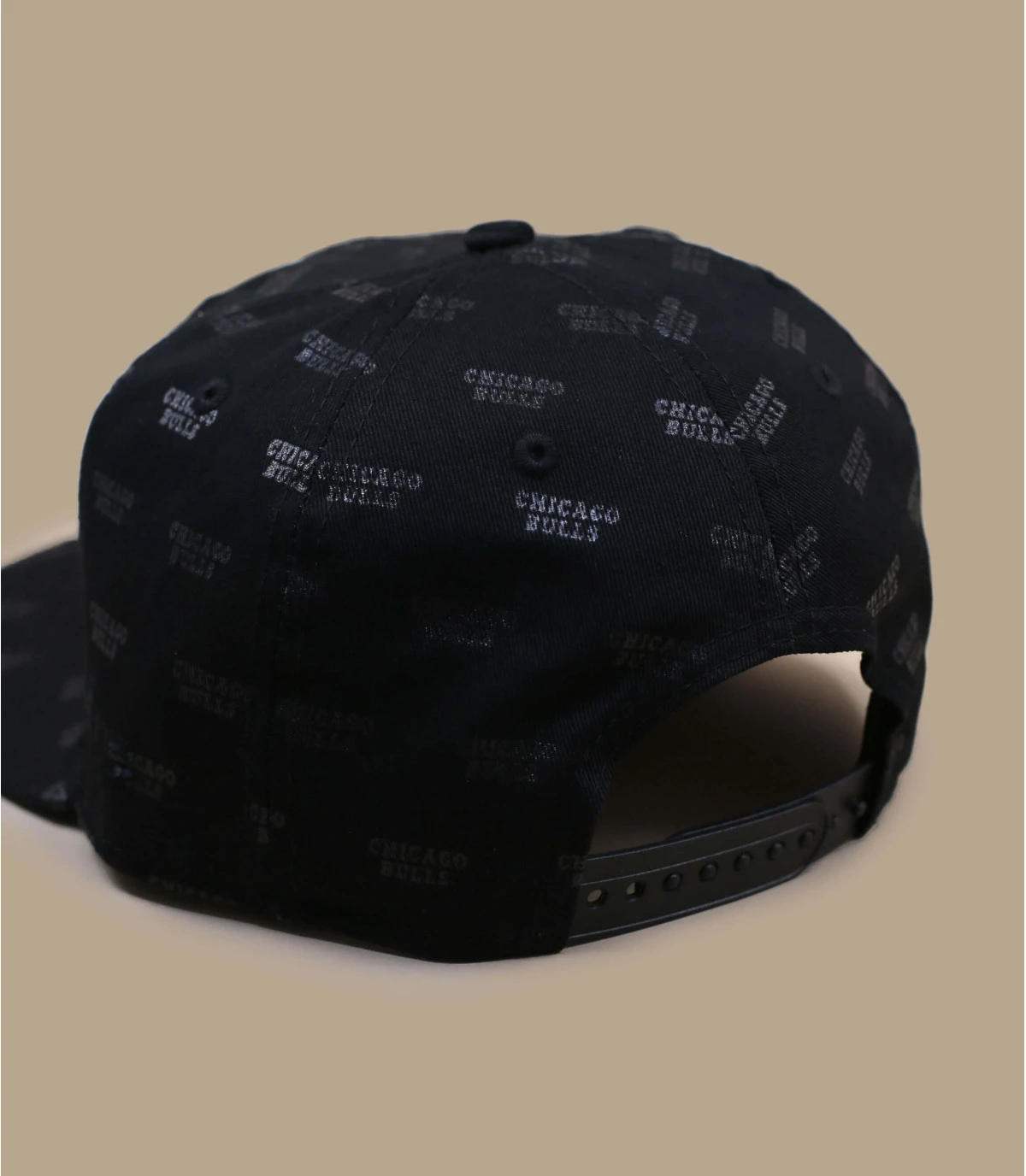 NEW ERA Monogram AOP 950 Bulls 7 NEW ERA Monogram AOP 950 Bulls – Image 5