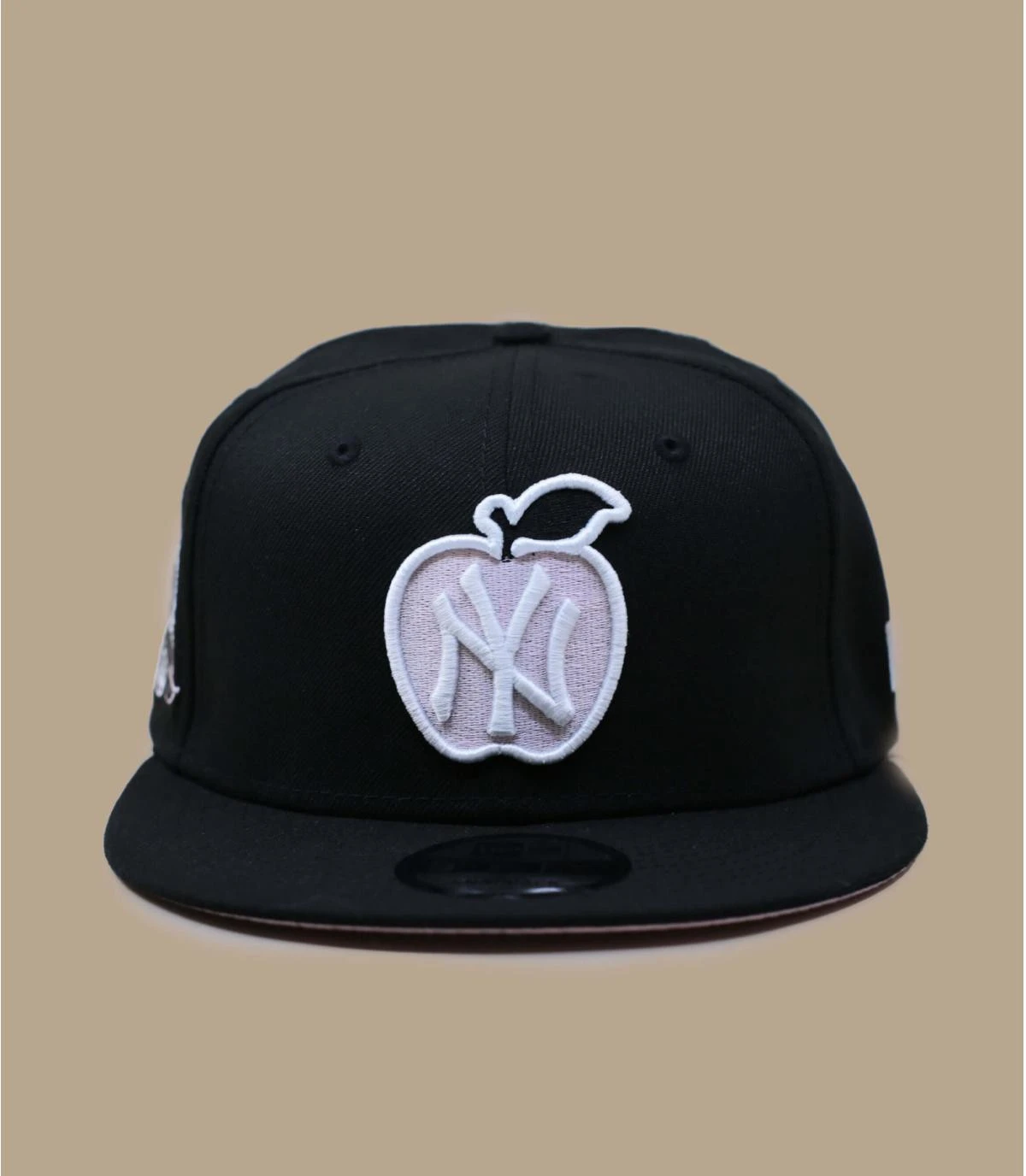 NEW ERA NY Apple 9Fifty Black 5 NEW ERA NY Apple 9Fifty Black – Image 3