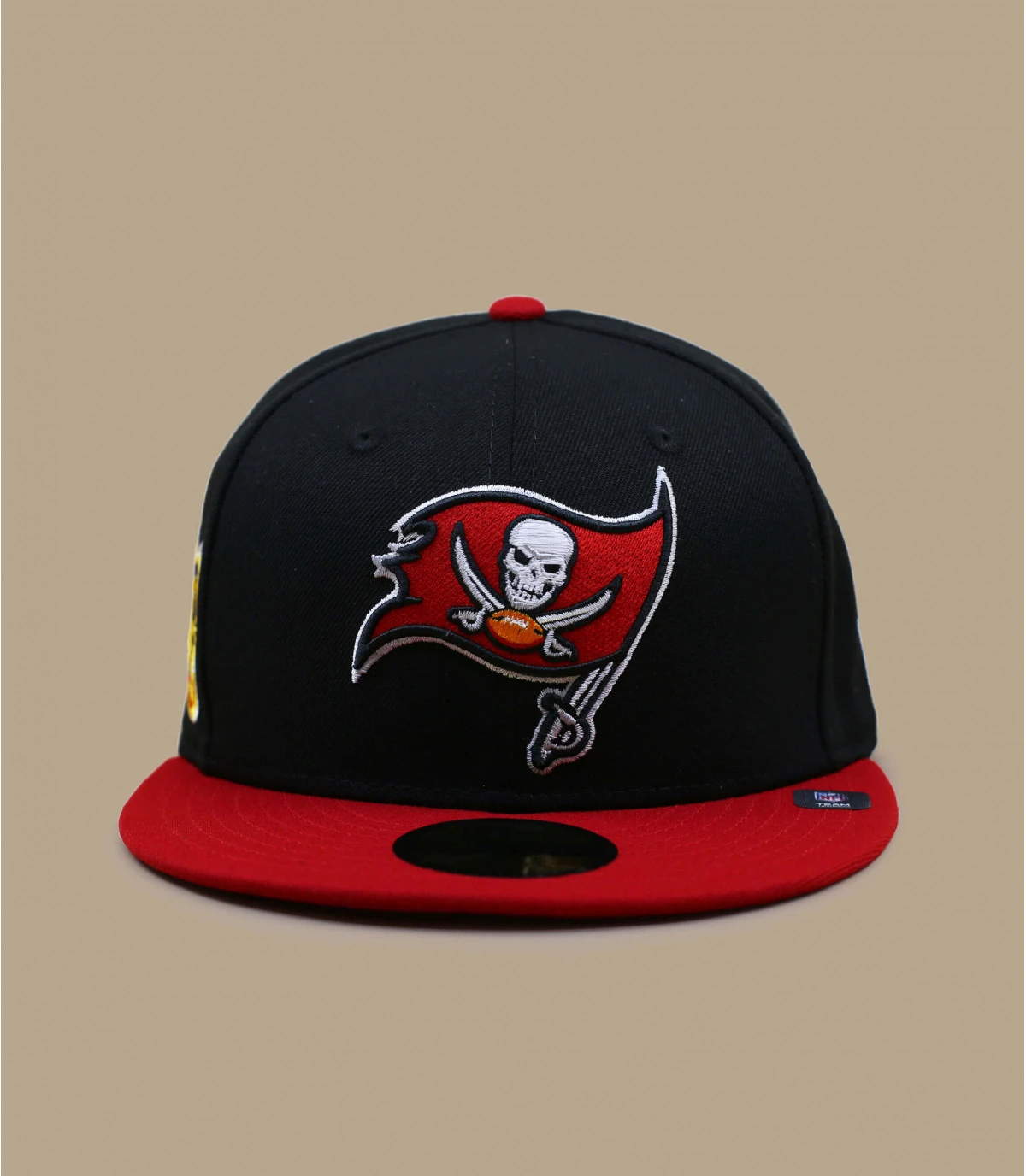 NEW ERA Side Patch 5950 Buccaneers Black 5 NEW ERA Side Patch 5950 Buccaneers Black – Image 3