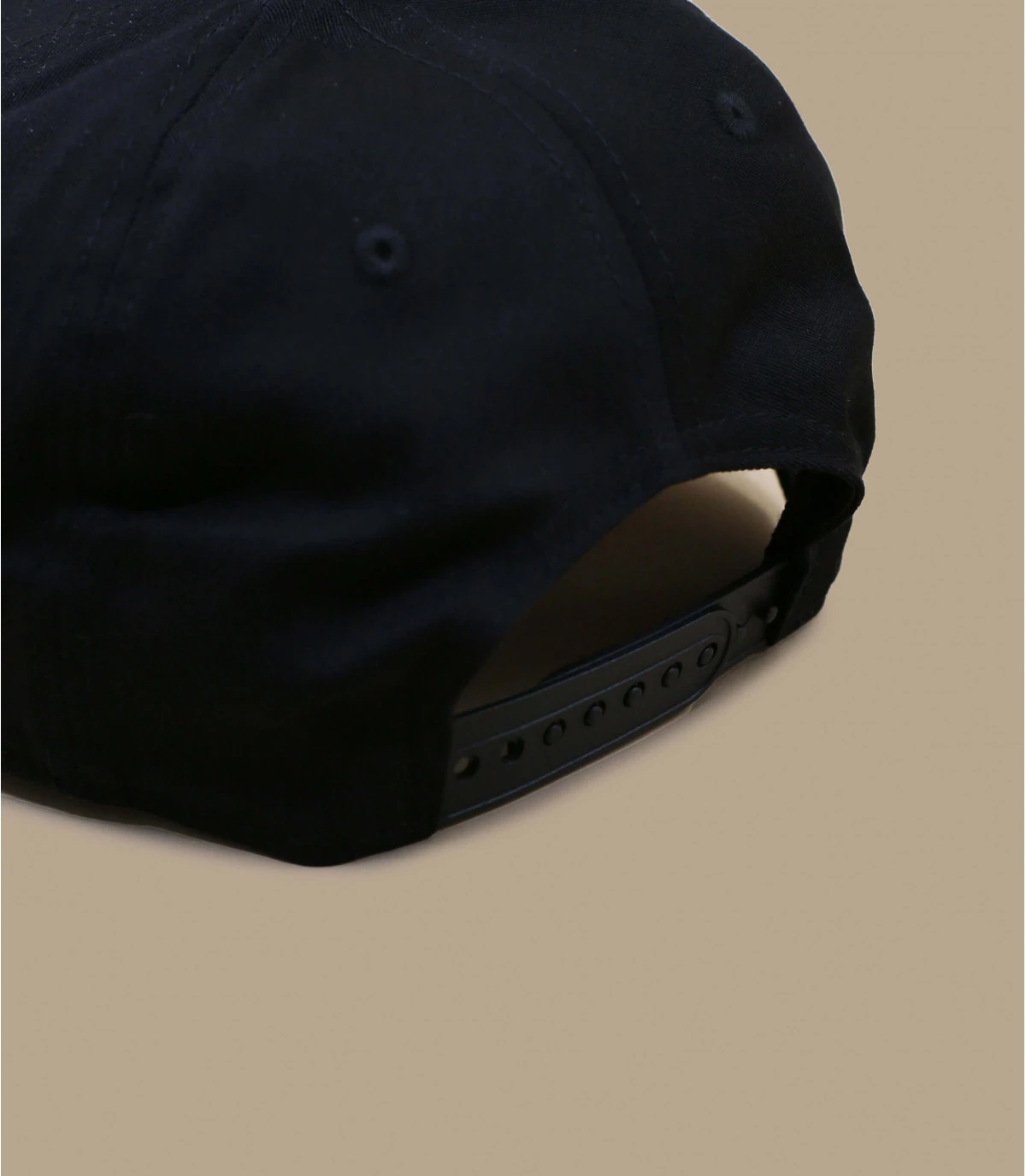 NEW ERA Team Colour 950 Stretch Snap Buccanners 7 NEW ERA Team Colour 950 Stretch Snap Buccanners – Image 5