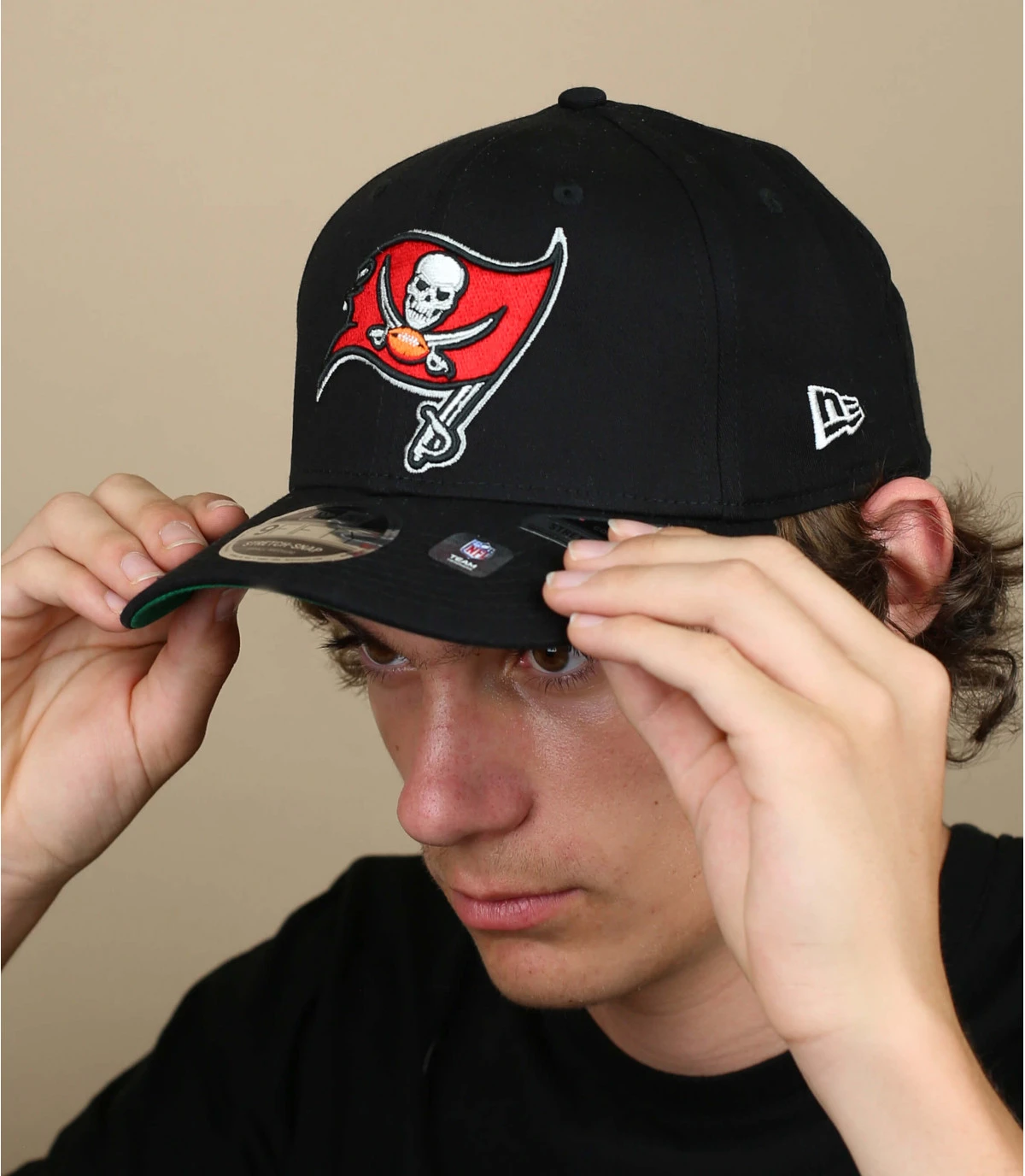 NEW ERA Team Colour 950 Stretch Snap Buccanners 3 NEW ERA Team Colour 950 Stretch Snap Buccanners