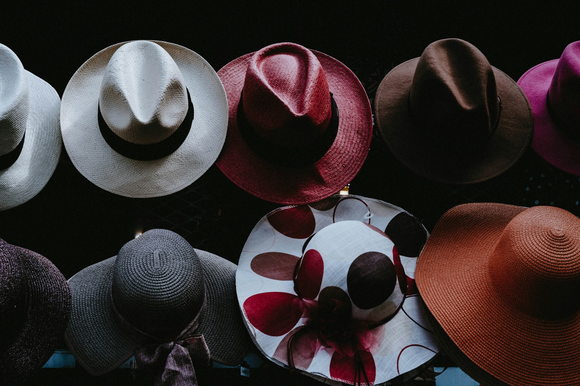 Monde Chapeau -Monde Chapeau clem onojeghuo vU2MmvDCmUo unsplash